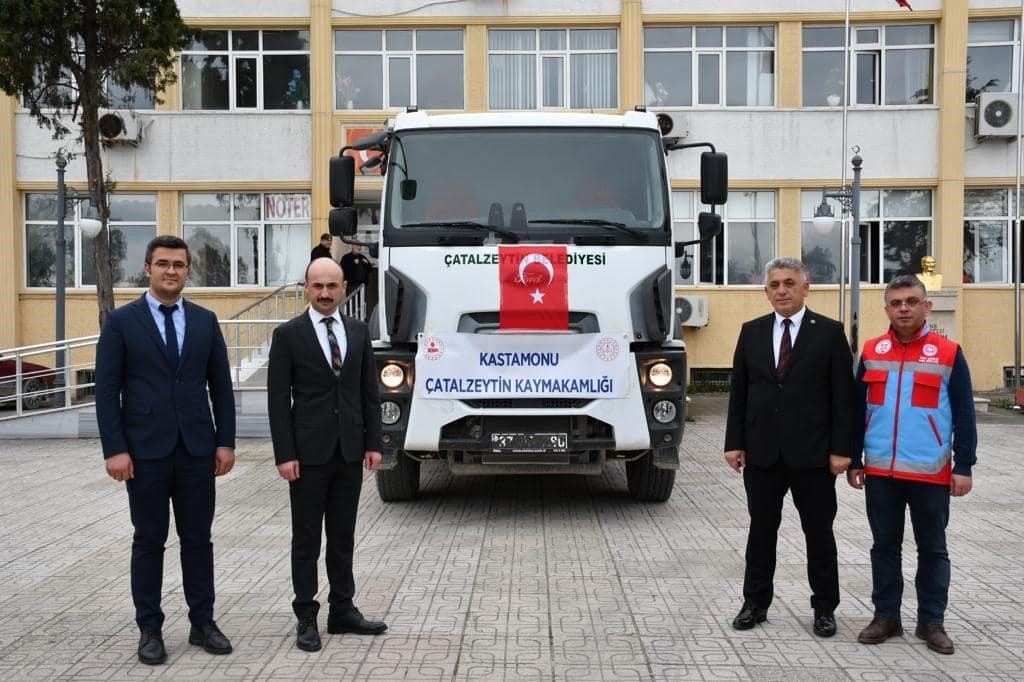 Kastamonu’dan deprem bölgesine Ramazan kolisi yardımı
