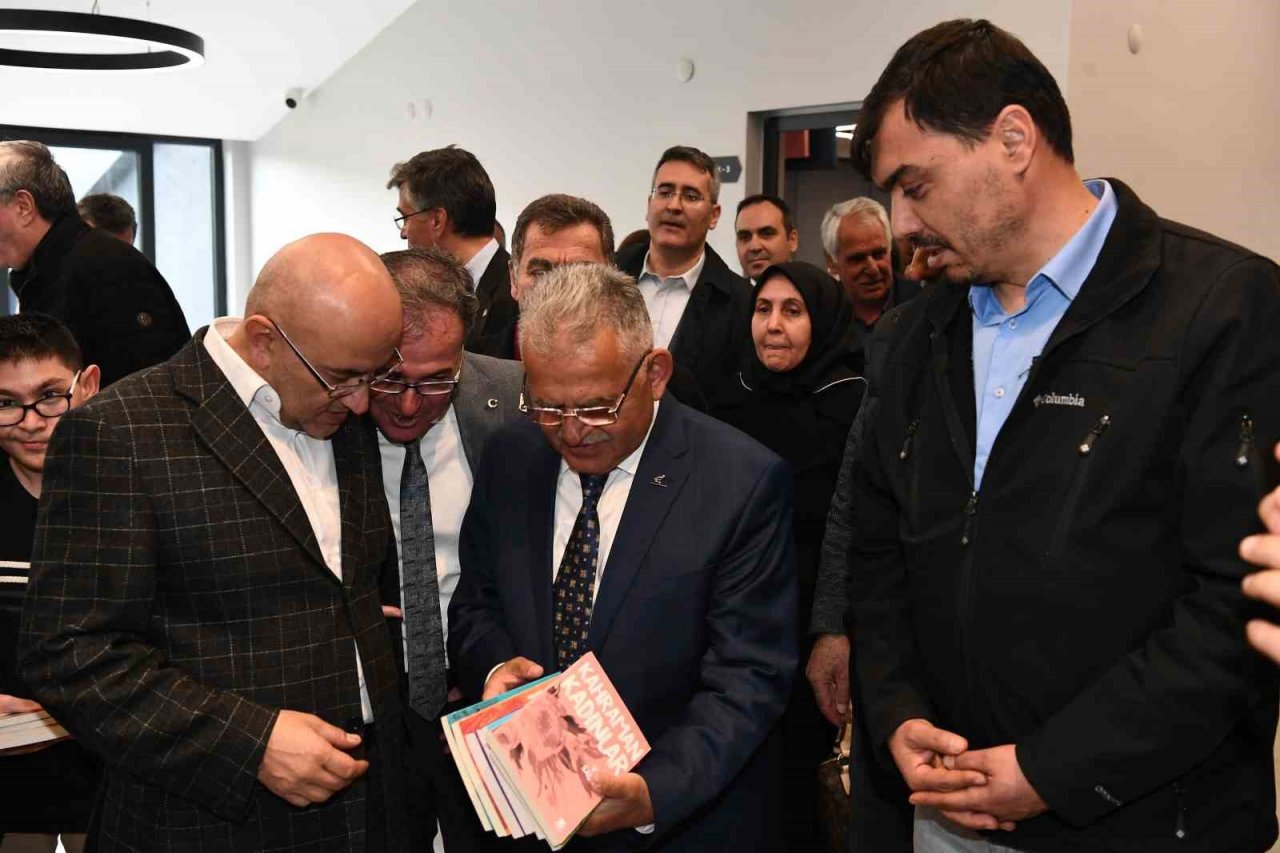 Halit Özkaya Kütüphanesi bir haftada 7 bin kişiyi ağırladı