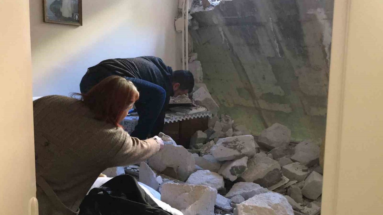 İstinat duvarı apartmanın içine çökmüştü, bu görüntüler hasarın boyutunu gözler önüne serdi