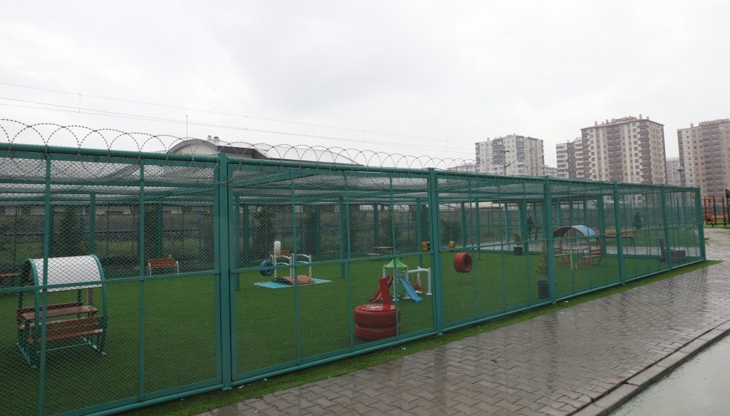 Başkan Çolakbayrakdar; ’Küçük Dostlar Kasabası’nı İnceledi