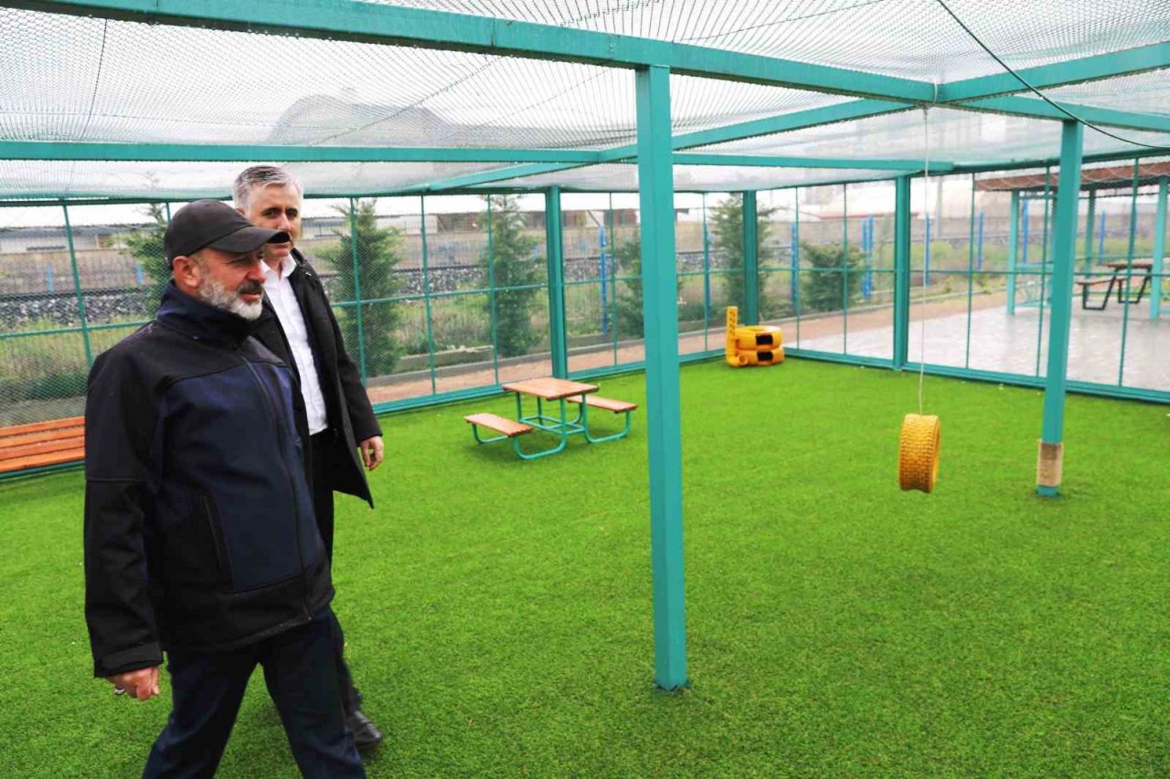 Başkan Çolakbayrakdar; ’Küçük Dostlar Kasabası’nı İnceledi