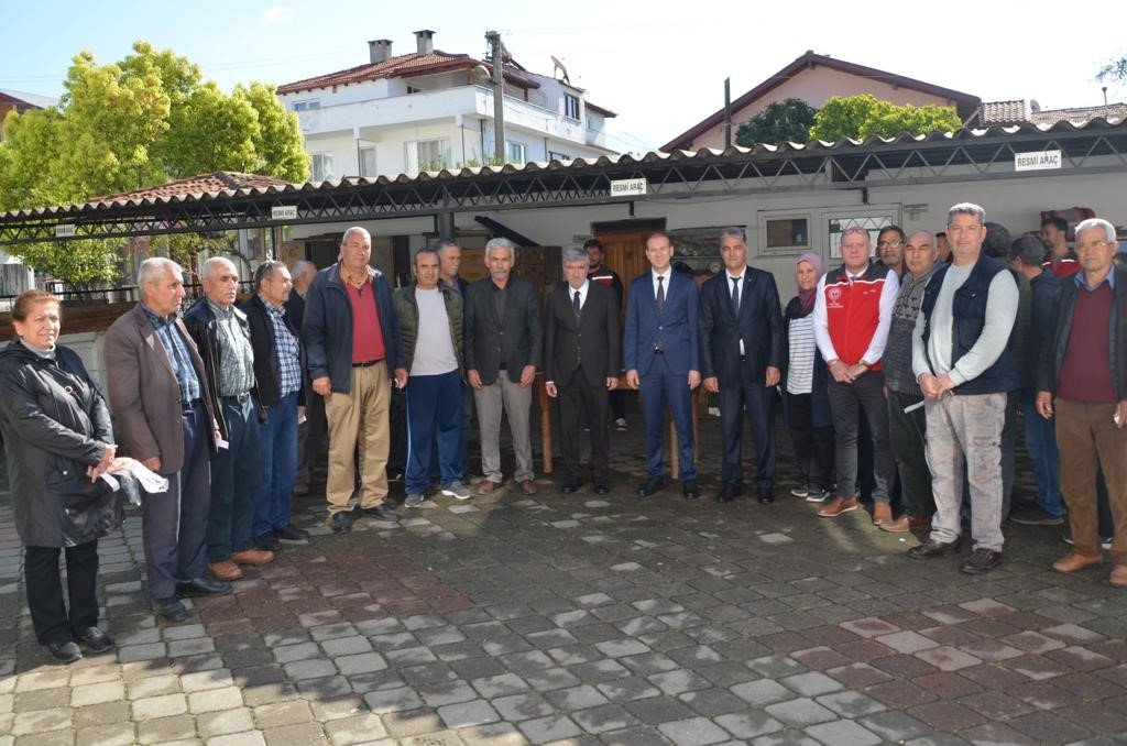 Köyceğiz’de Ata tohumu fidesi dağıtıldı