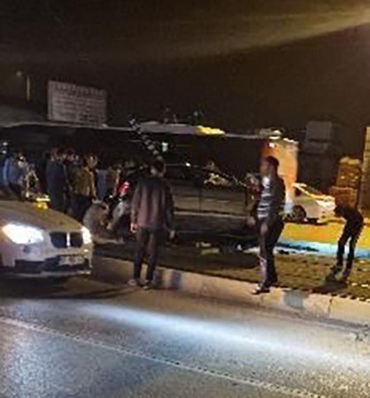 Antalya’da 20 yaşındaki genç, otomobilin penceresinden fırlayıp hayatını kaybetti