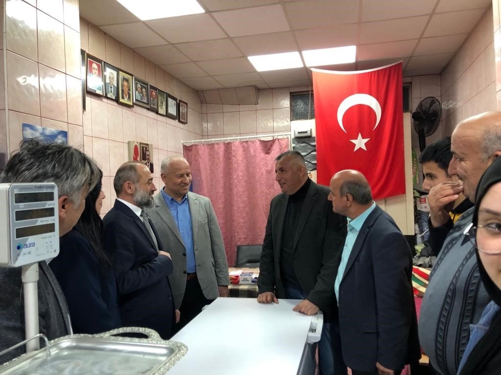 MHP Milletvekili adayları Yortan’da esnaf gezdi