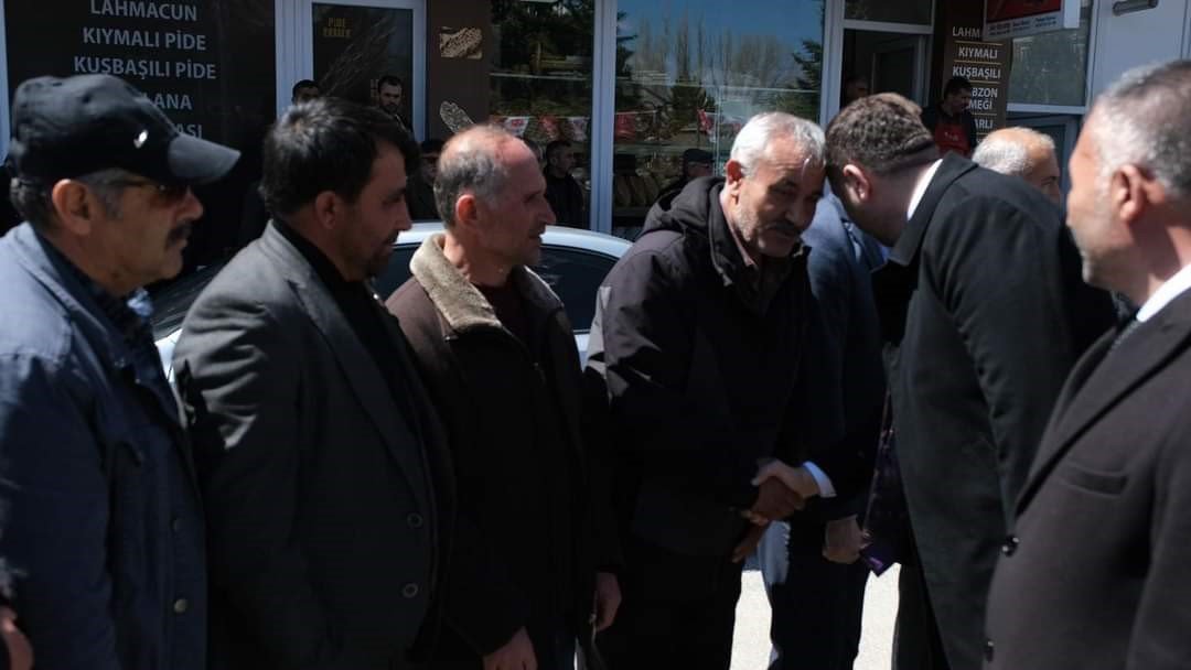 Baki Ersoy Sarız’da vatandaşlarla buluştu