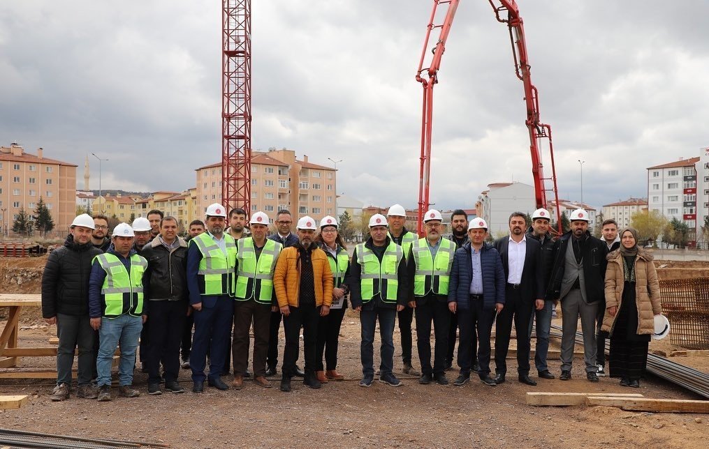 Rektör Aktekin: "Birkaç ay içerisinde ağız ve diş sağlığı alanında hizmet vermeye başlayacağız"