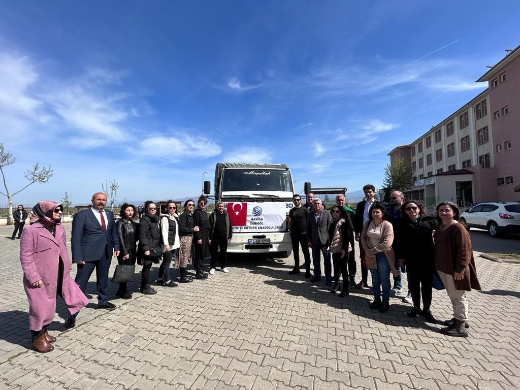 Liselilerden depremzedeler için 10 ton gıda yardımı