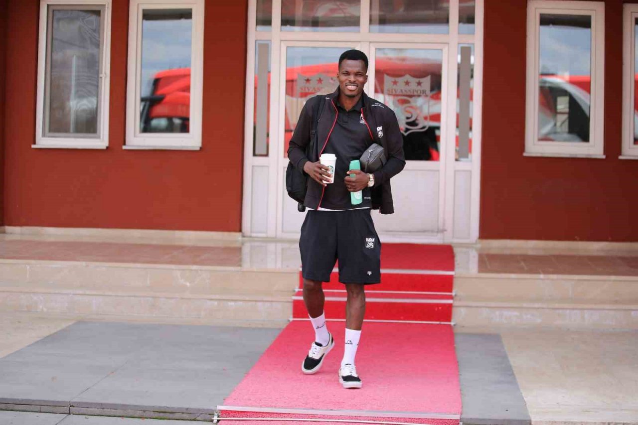 Sivasspor kafilesi 2 eksikle Giresun’a gitti