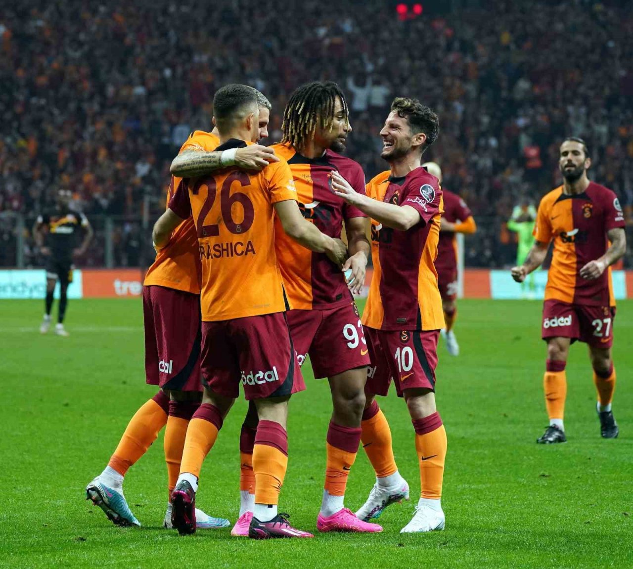 Spor Toto Süper Lig: Galatasaray: 4 - Kayserispor: 0 (İlk yarı)