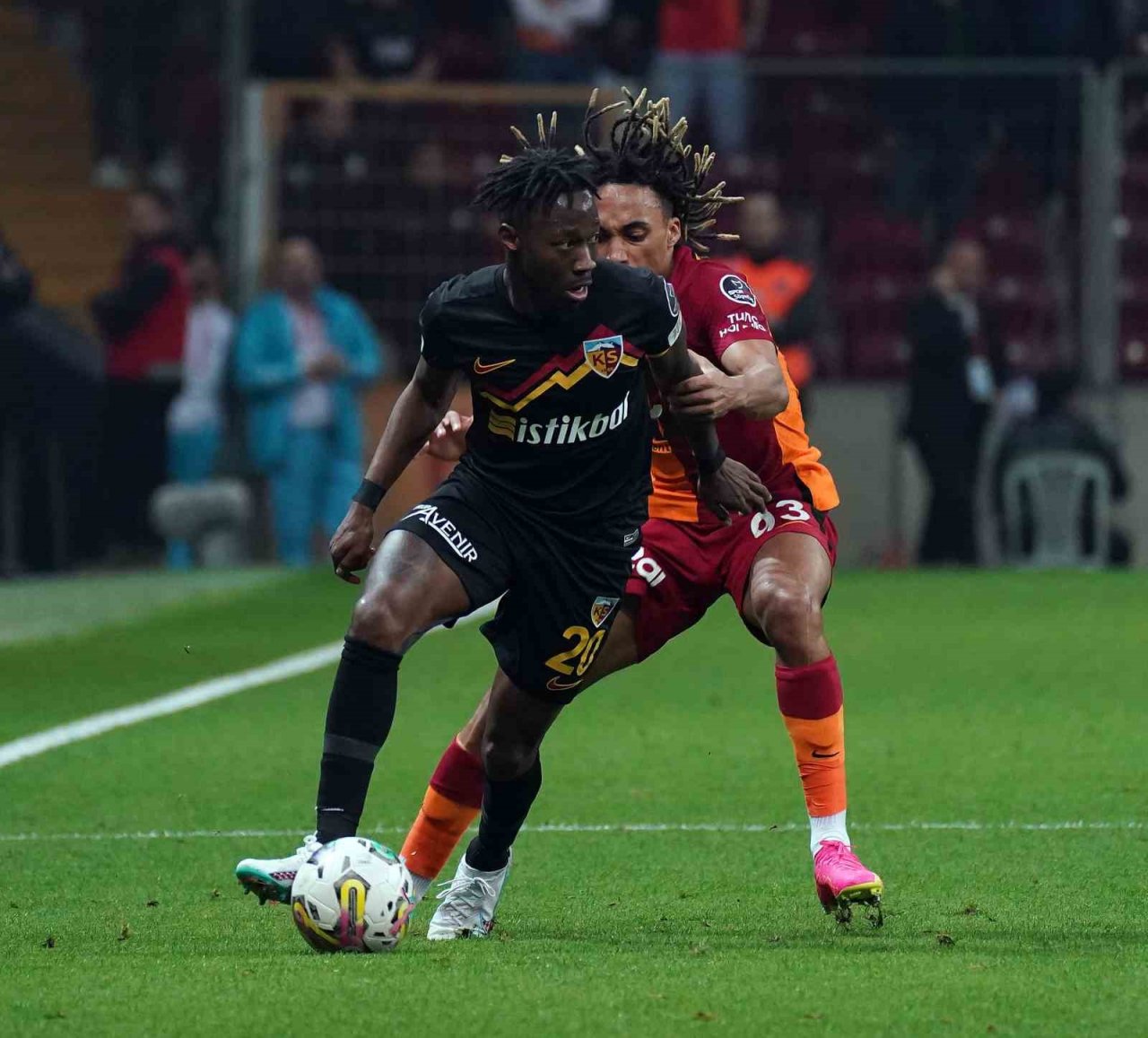 Spor Toto Süper Lig: Galatasaray: 4 - Kayserispor: 0 (İlk yarı)