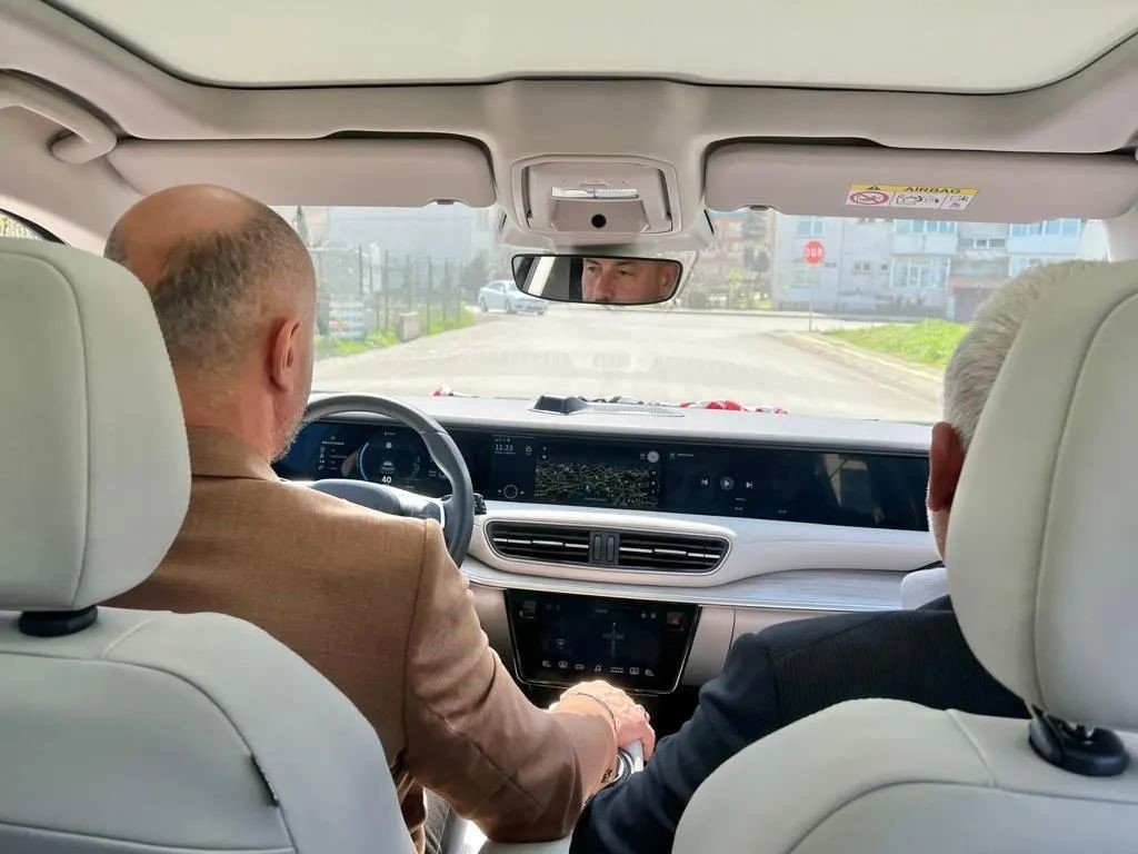 Başkan Togar TOGG’un direksiyonuna geçti