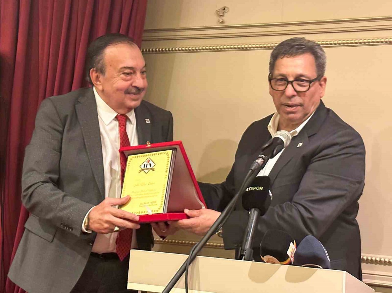 Futbol dünyası, Türkiye Futbol Vakfı’nın düzenlediği iftarda bir araya geldi