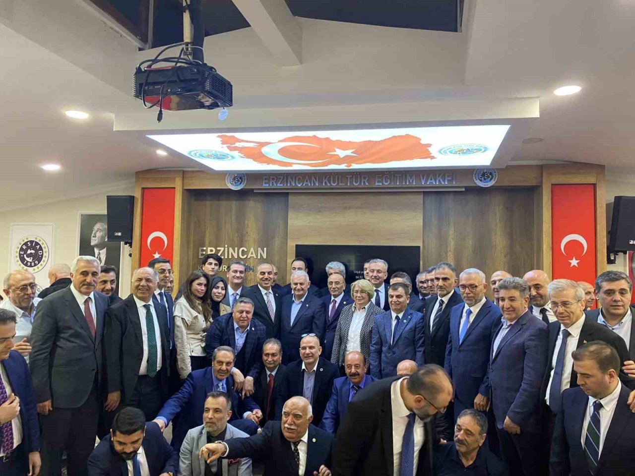 AK Parti Genel Başkanvekili Yıldırım: "Türkiye için, geleceğimiz için, gençlerimiz için istikrar istiyorum"