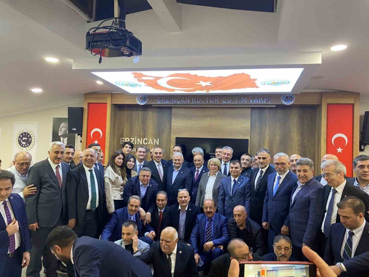 AK Parti Genel Başkanvekili Yıldırım: "Türkiye için, geleceğimiz için, gençlerimiz için istikrar istiyorum"