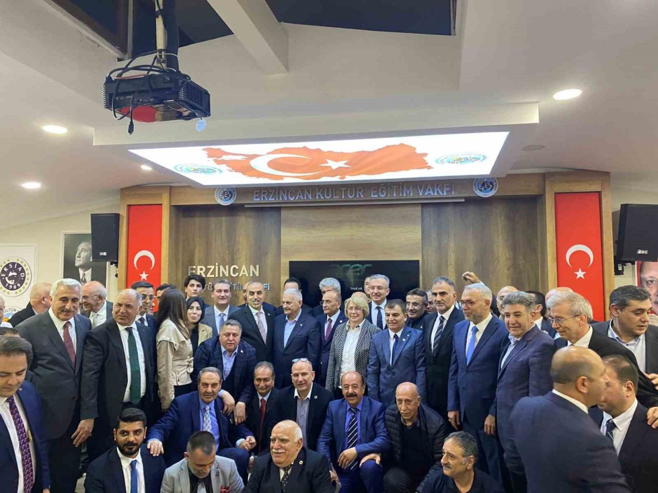 AK Parti Genel Başkanvekili Yıldırım: "Türkiye için, geleceğimiz için, gençlerimiz için istikrar istiyorum"