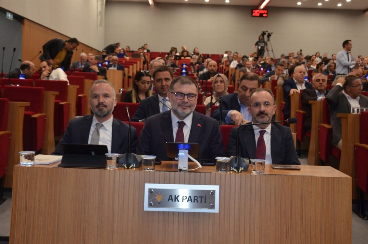 AK Partili Saygılı, İzmir Büyükşehir Belediye Meclisi toplantısına katıldı