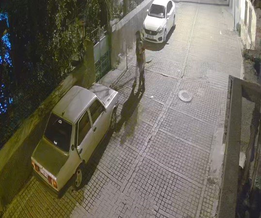 Otomobil hırsızlarının rahat tavırları pes dedirtti