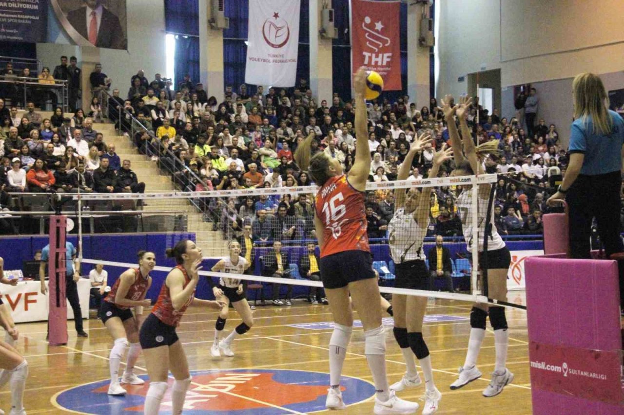 Sultanlar Ligi: Aydın Büyükşehir Belediyespor: 0 - Vakıfbank: 3