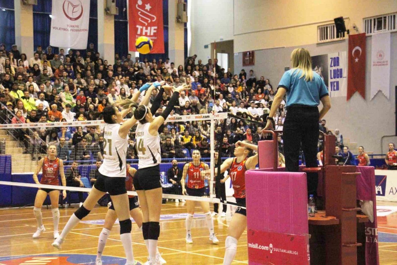 Sultanlar Ligi: Aydın Büyükşehir Belediyespor: 0 - Vakıfbank: 3