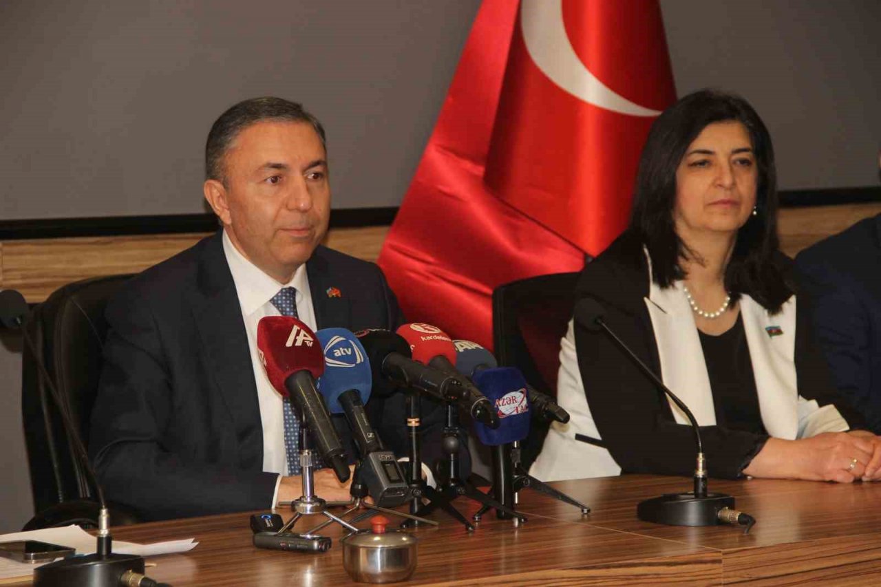 Azeri milletvekilleri Erzurum’da