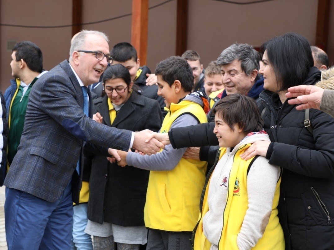 BARÜ, otizmli çocuklar ve aileleriyle dayanışma içinde olacak