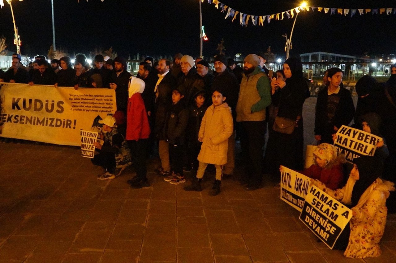"Dünya Kudüs Günü" münasebeti ile Ağrı’da basın açıklaması gerçekleştirildi