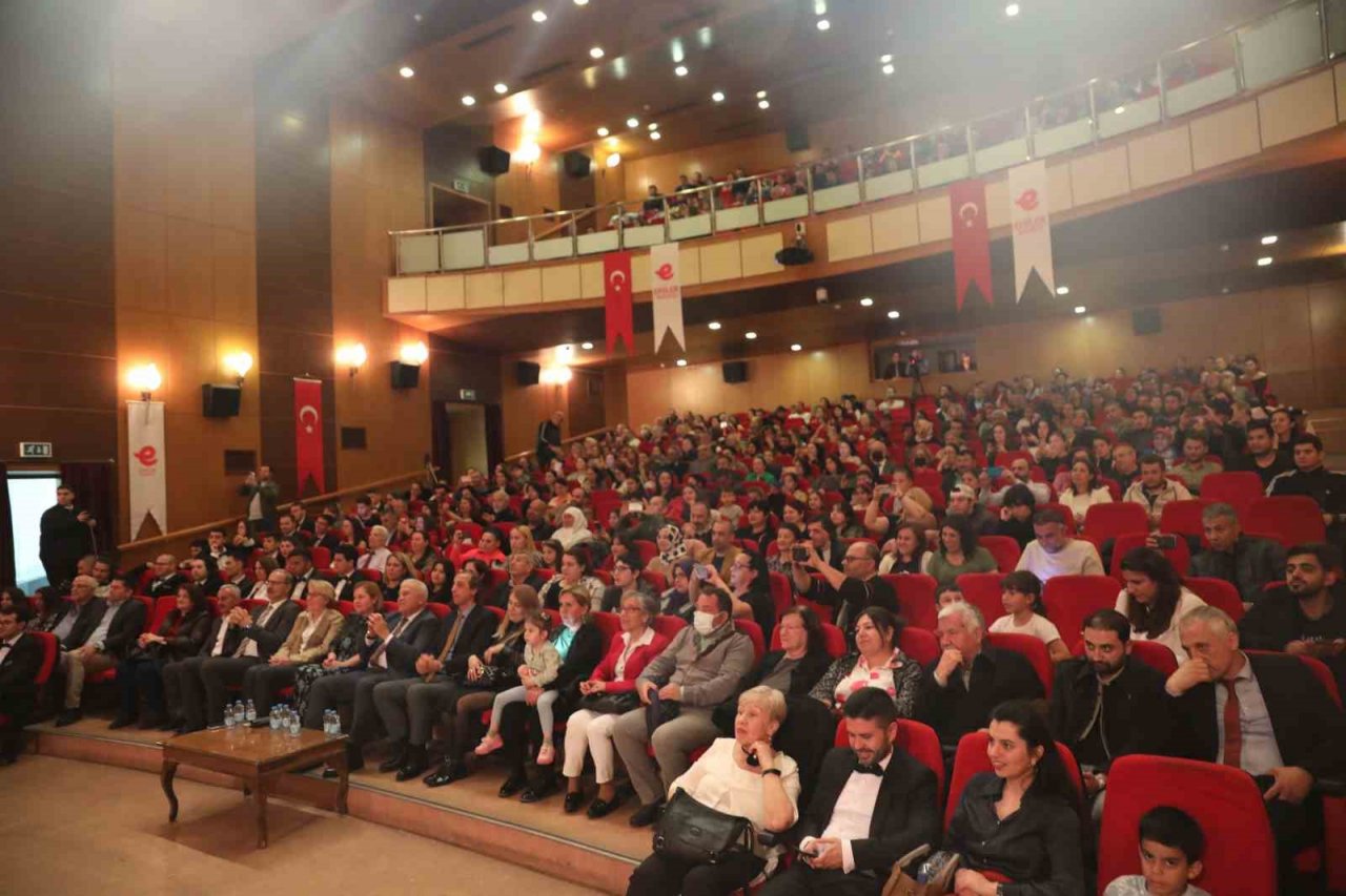 Efeler’de otizmli bireyler hünerlerini sergiledi