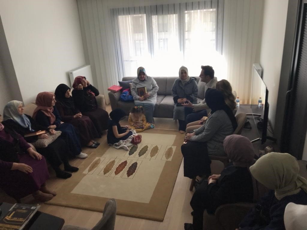 Ünlü kalp cerrahı Yerebakan kadın seçmenlerle buluştu