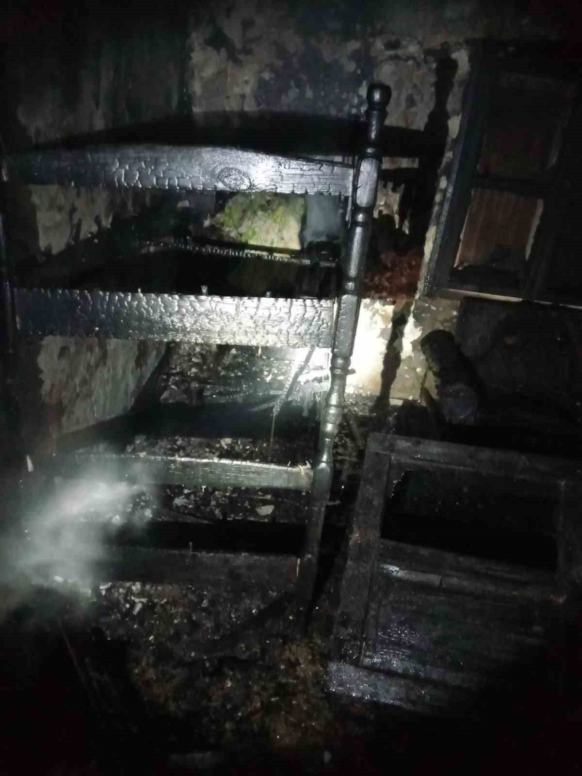 Erzincan’da ev yangını