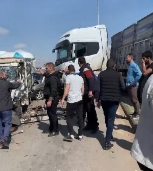 Gaziantep’te 8 aracın karıştığı zincirleme trafik kazası: 3 yaralı