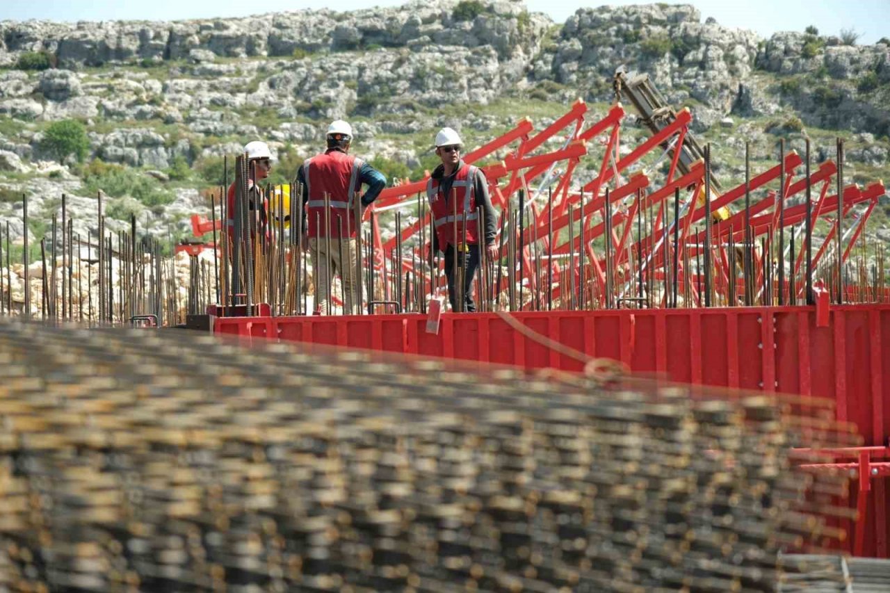 TOKİ konutlarının sırrı: Radye temel ve tünel kalıp