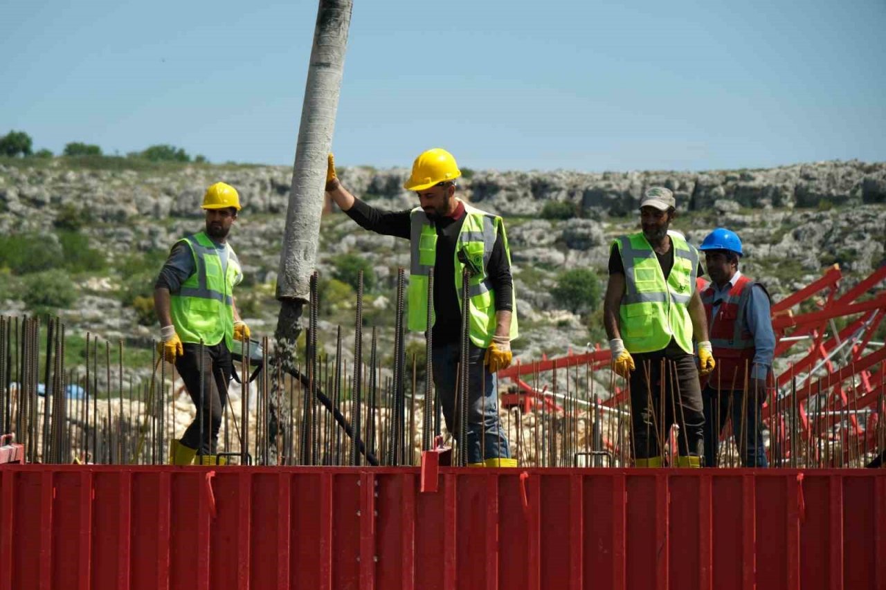 TOKİ konutlarının sırrı: Radye temel ve tünel kalıp