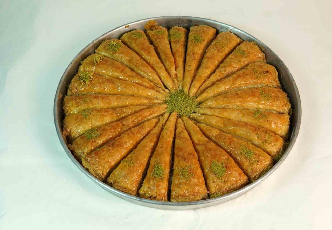 Bayram tatlıları bu bayram da Özhan’dan