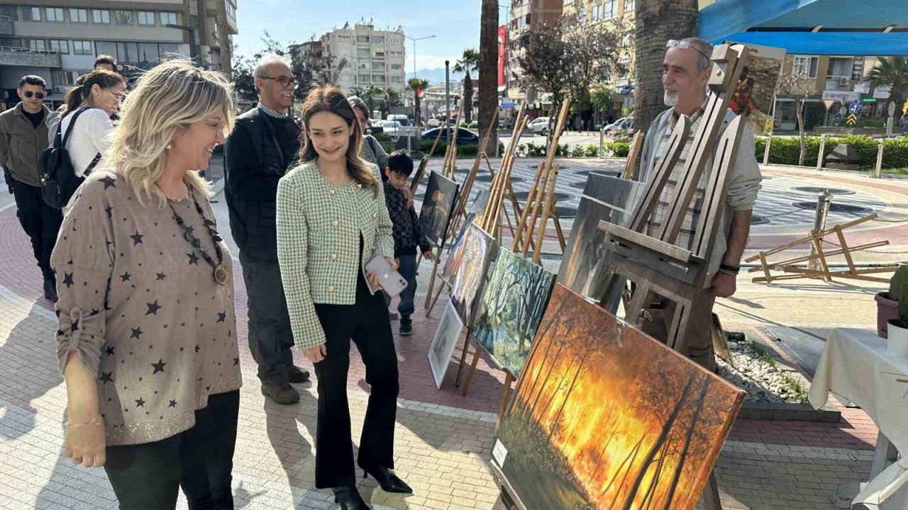 Kaymakam Demirtaş ‘sevgi eli’ sergisini ziyaret etti