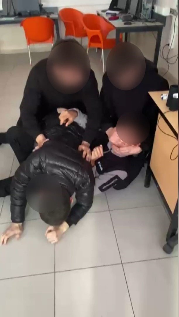 Akran zorbalığı bir anneyi böyle ağlattı