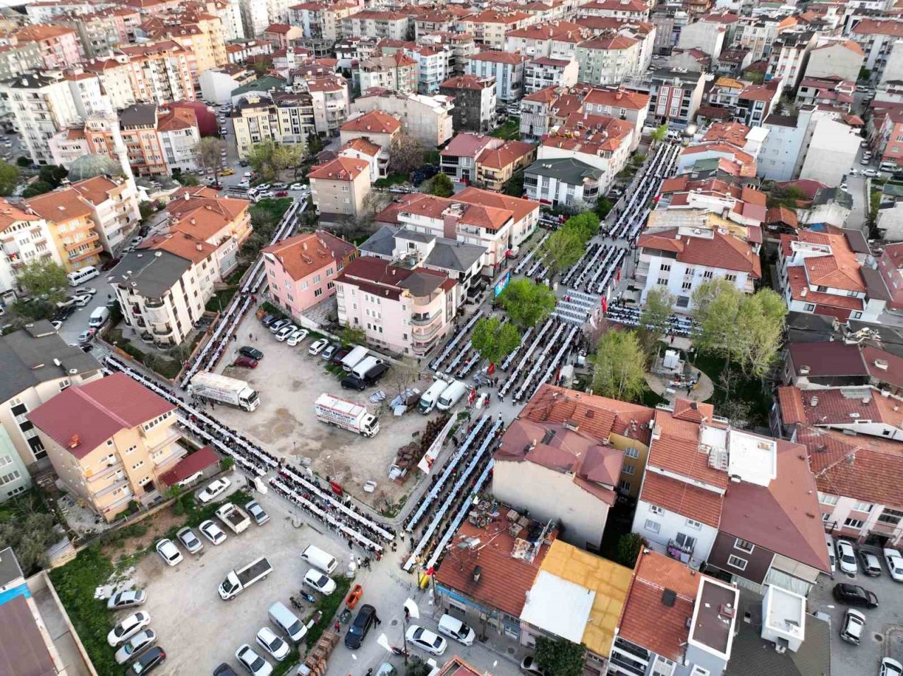 Merkezefendi’de binlerce kişi orucunu Akkonak Mahallesinde açtı