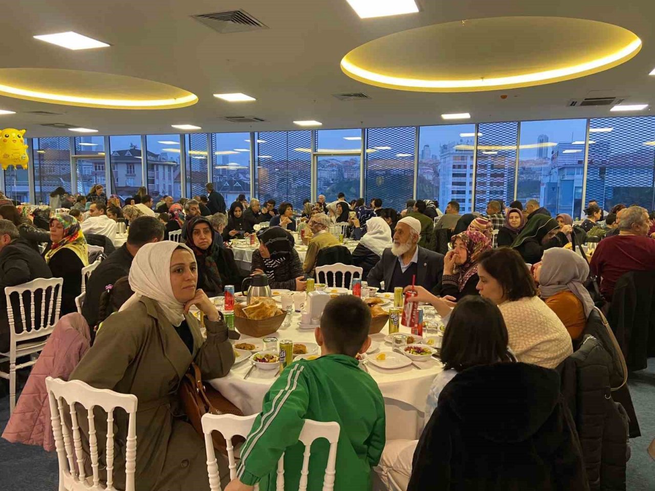 MHP, İstanbul’da depremzedeler için iftar programı düzenledi