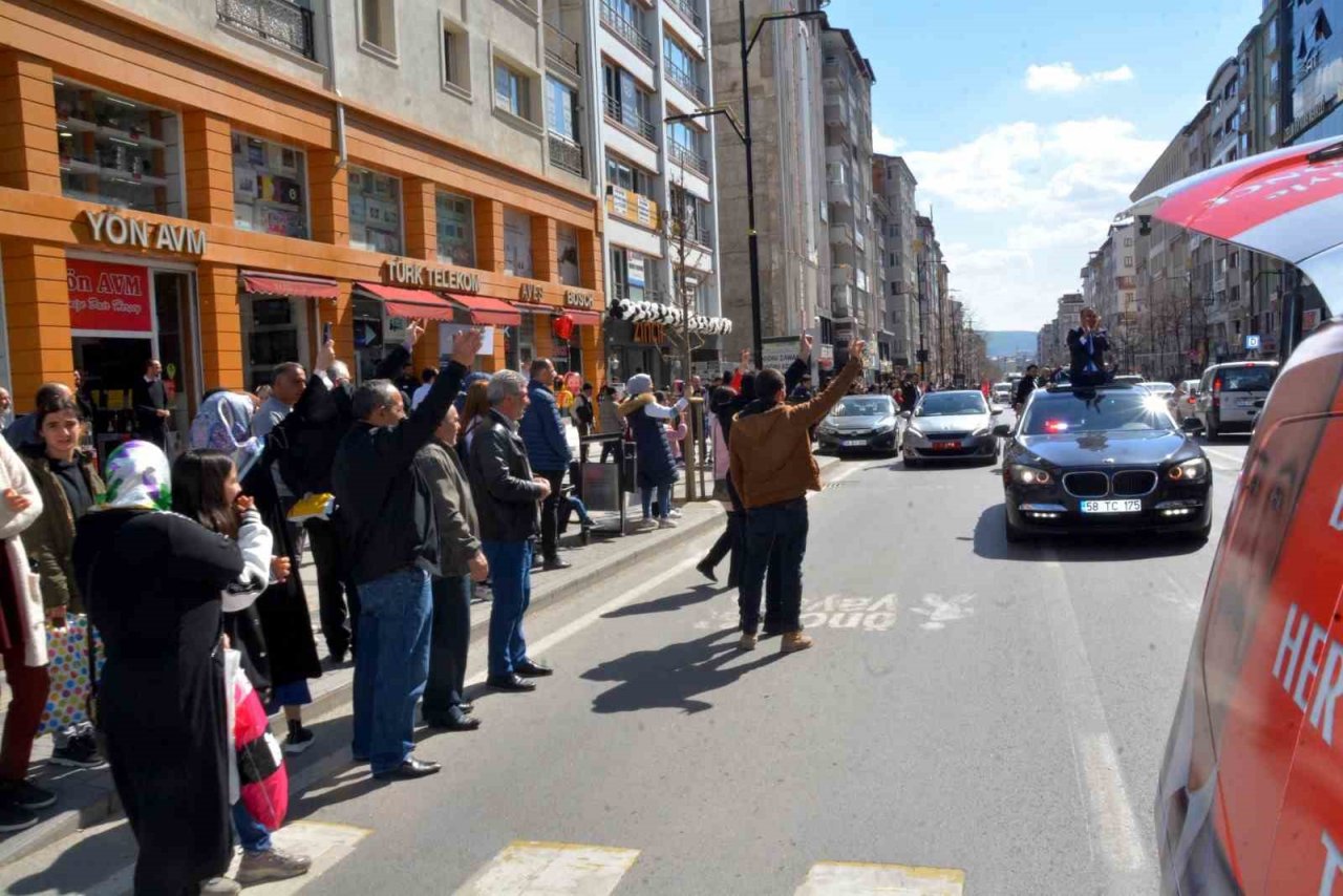 MHP Sivas Milletvekili adayı İpek: “ Halkımızın, esnafımızın, çiftçimizin, sanayicimizin yanındayız”