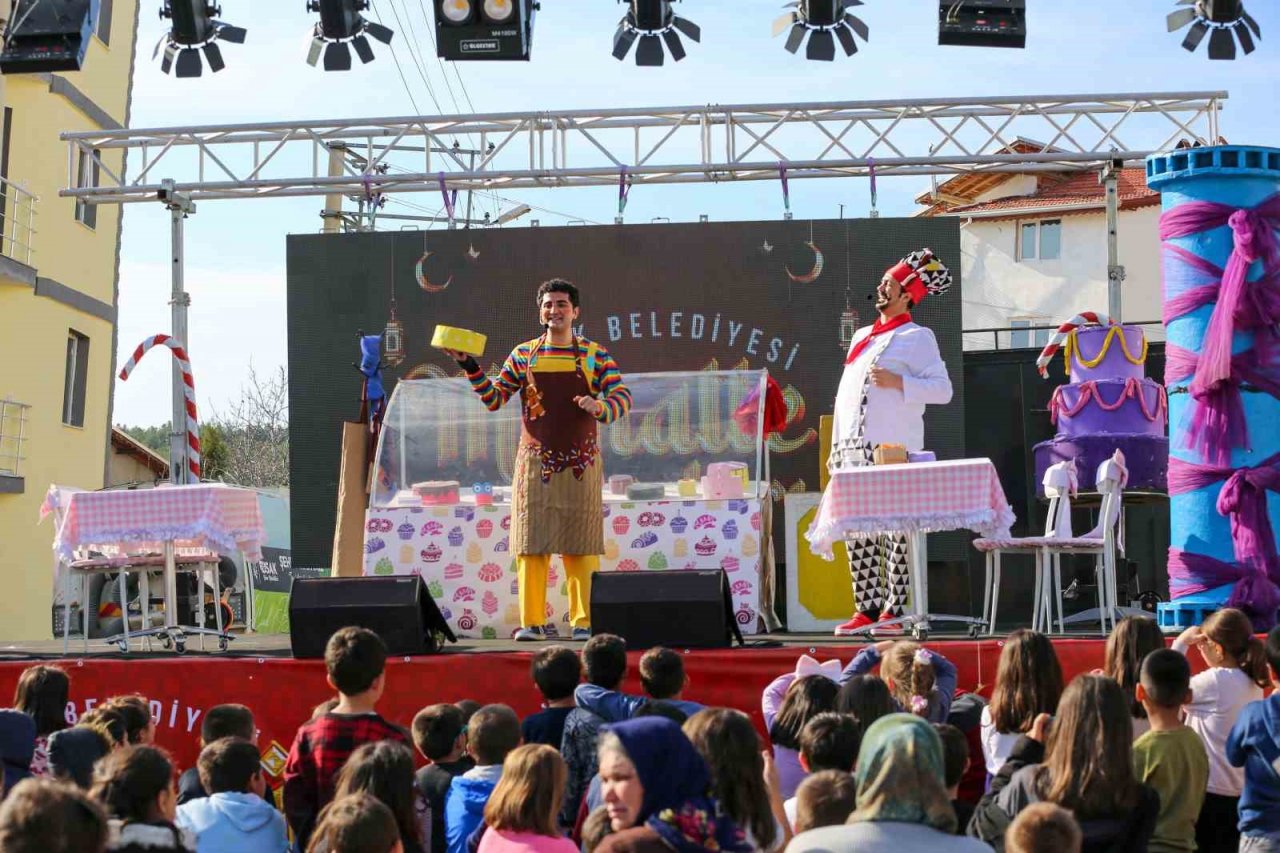 Uşak Belediyesi Ramazan coşkusunu mahallelere taşıyor