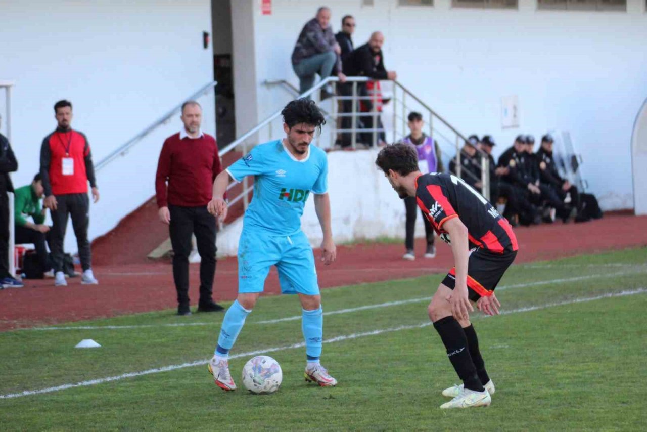 TFF 2. Lig: Pazarspor: 2 - Utaş Uşakspor: 2