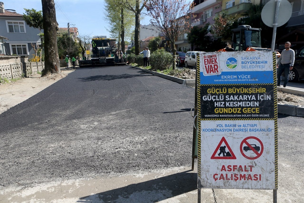 Büyükşehir asfalt mesaisinde