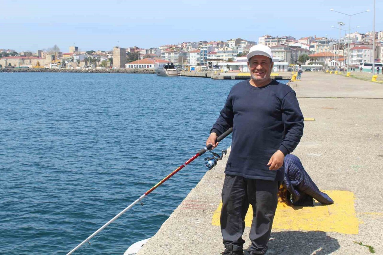 Sinop’ta hafta sonu güneşli hava: Vatandaşlar iskeleye koştu