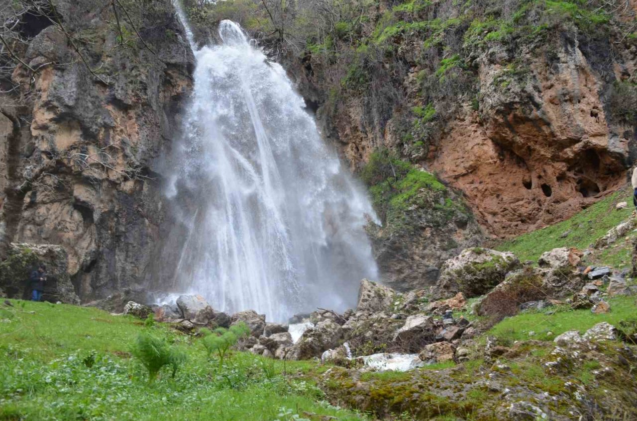 Şırnak’ta sel sonrası dev şelale oluştu