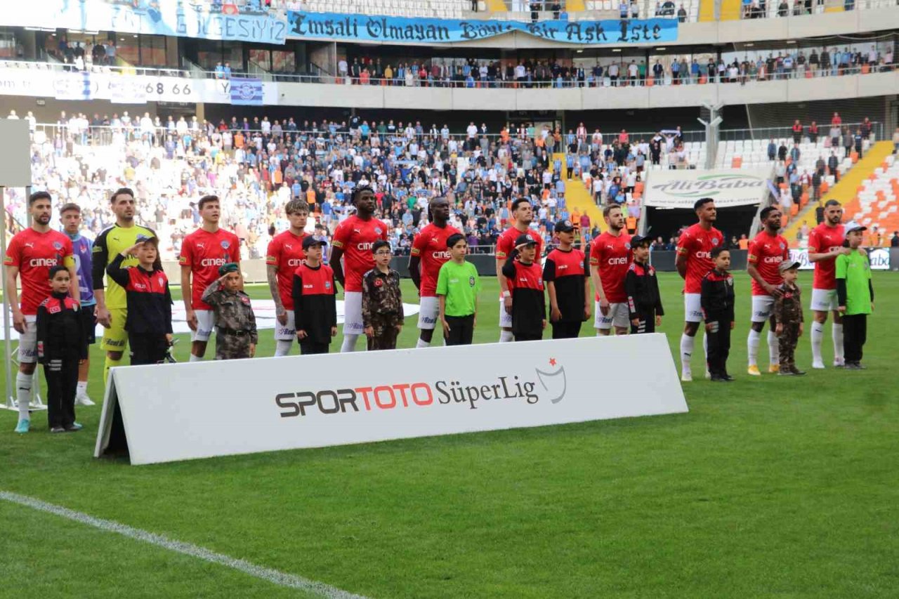 Spor Toto Süper Lig: Adana Demirspor: 2 - Kasımpaşa: 0 (Maç devam ediyor)