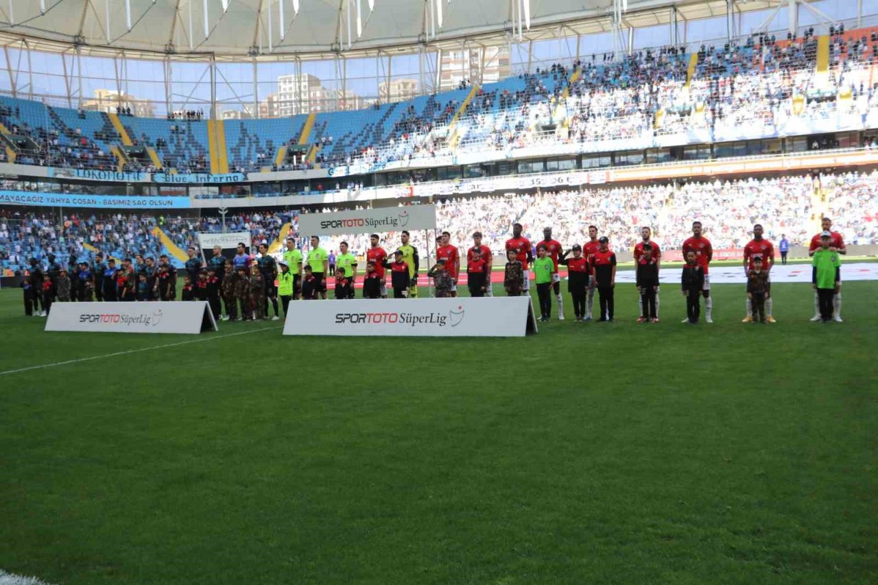 Spor Toto Süper Lig: Adana Demirspor: 2 - Kasımpaşa: 0 (Maç devam ediyor)