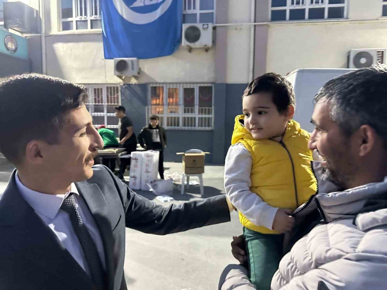 Ülkücüler 2 bin kişiyle iftar yaptı