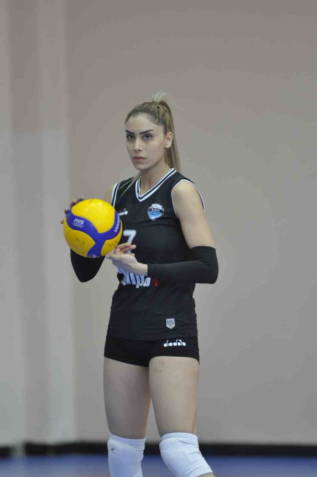 Atletiksporlu Esra İnce, Bilecikspor’a imzayı attı