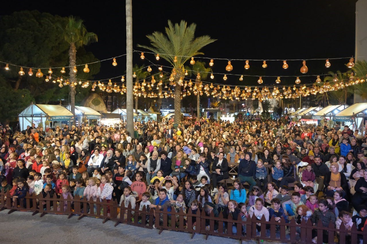 Geleneksel Ramazan Meydanı’nın konuğu Uğur Arslan oldu