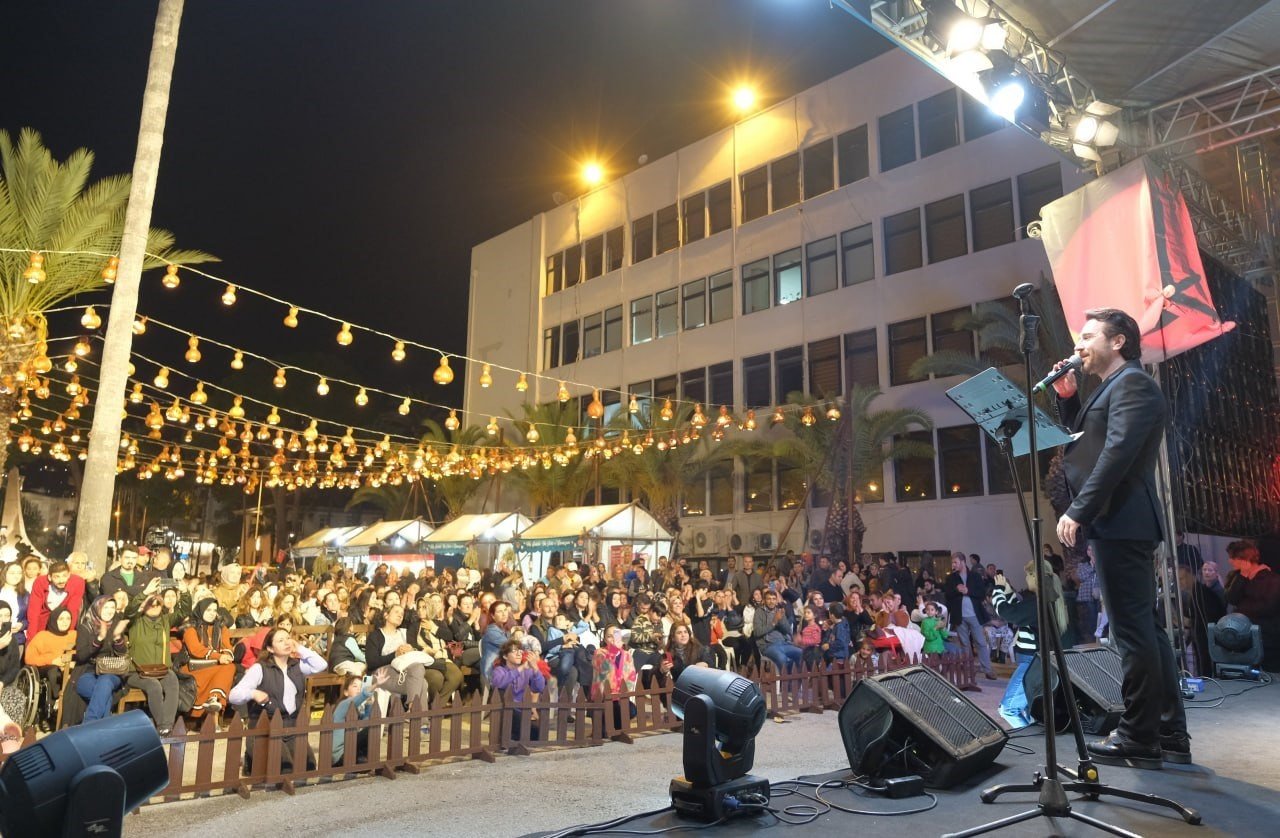 Geleneksel Ramazan Meydanı’nın konuğu Uğur Arslan oldu