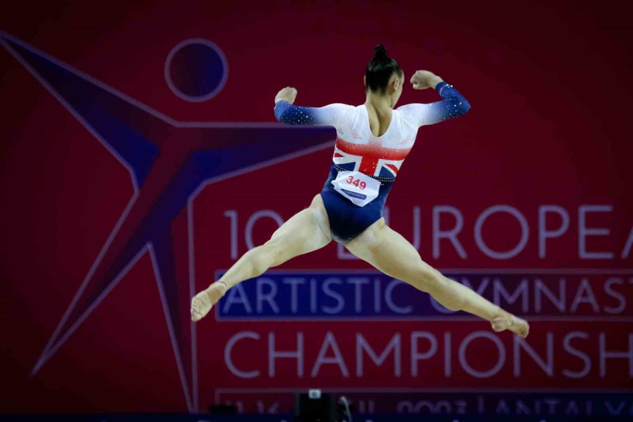 Milli cimnastikçi Ferhat Arıcan gümüş madalya kazandı